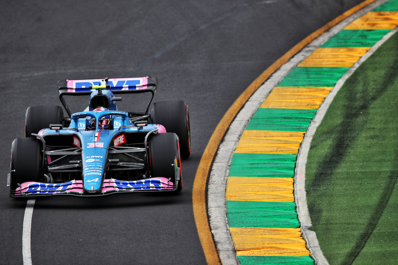 GP AUSTRALIA, Esteban Ocon (FRA) Alpine F1 Team A522.
09.04.2022. Formula 1 World Championship, Rd 3, Australian Grand Prix, Albert Park, Melbourne, Australia, Qualifiche Day.
 - www.xpbimages.com, EMail: requests@xpbimages.com © Copyright: Coates / XPB Images