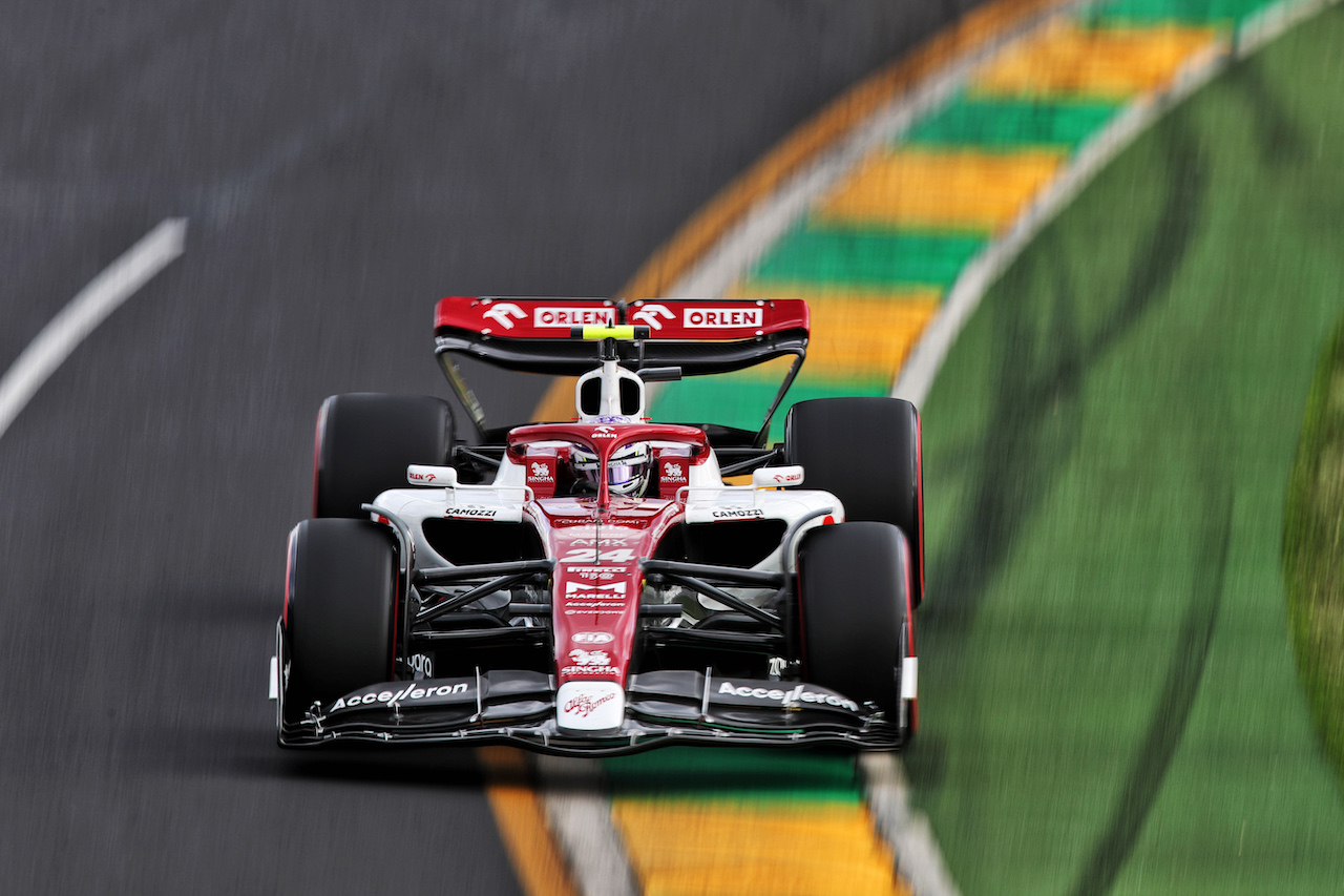 GP AUSTRALIA, Guanyu Zhou (CHN) Alfa Romeo F1 Team C42.
09.04.2022. Formula 1 World Championship, Rd 3, Australian Grand Prix, Albert Park, Melbourne, Australia, Qualifiche Day.
 - www.xpbimages.com, EMail: requests@xpbimages.com © Copyright: Coates / XPB Images