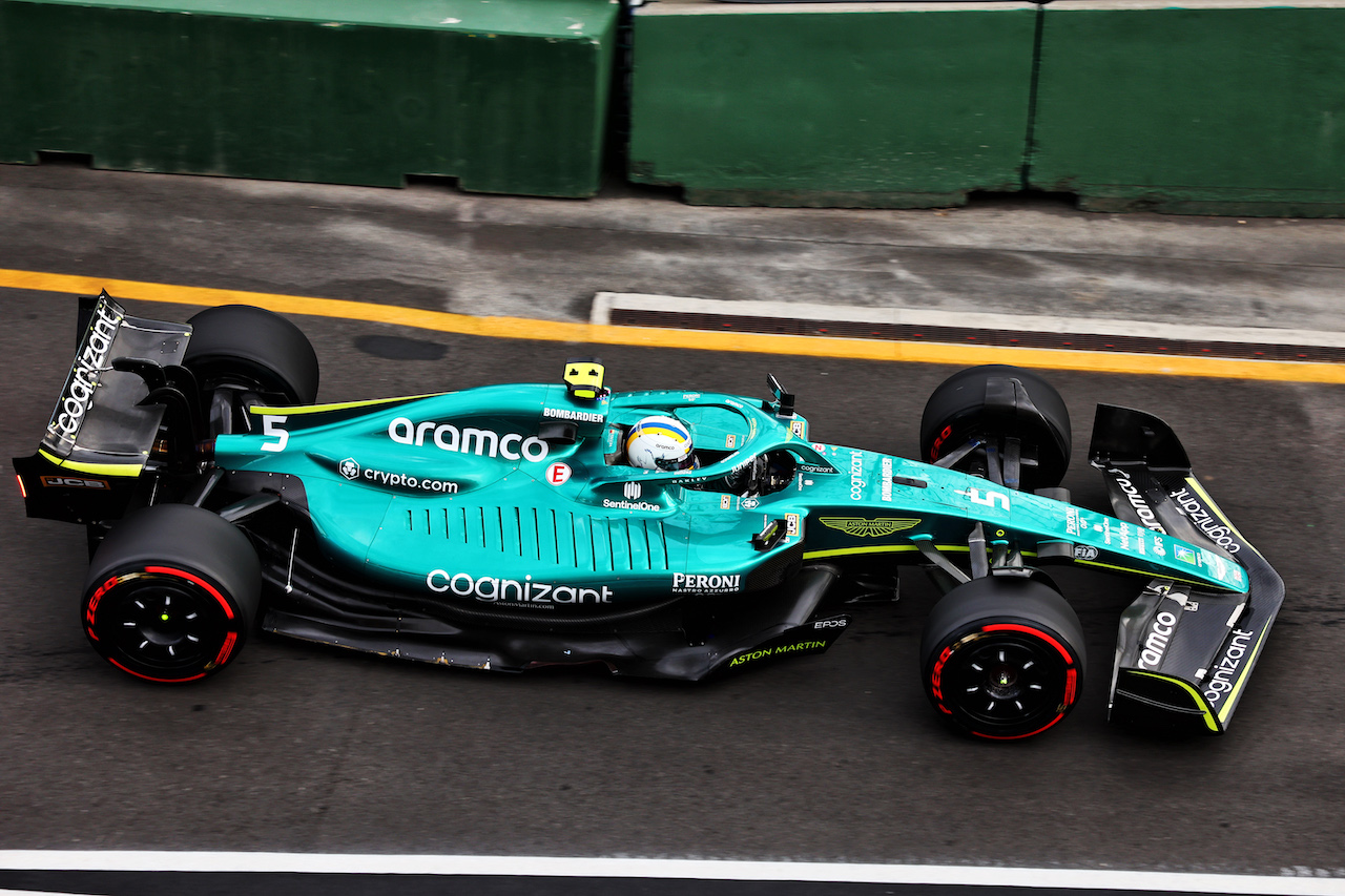 GP AUSTRALIA, Sebastian Vettel (GER) Aston Martin F1 Team AMR22.
09.04.2022. Formula 1 World Championship, Rd 3, Australian Grand Prix, Albert Park, Melbourne, Australia, Qualifiche Day.
- www.xpbimages.com, EMail: requests@xpbimages.com © Copyright: Batchelor / XPB Images
