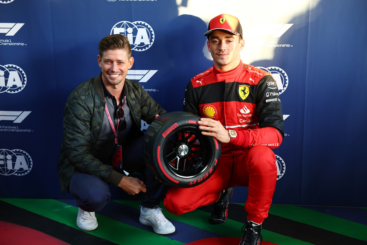 GP AUSTRALIA, Casey Stoner (AUS) former Moto GP Rider e Charles Leclerc (MON) Ferrari.
09.04.2022. Formula 1 World Championship, Rd 3, Australian Grand Prix, Albert Park, Melbourne, Australia, Qualifiche Day.
- www.xpbimages.com, EMail: requests@xpbimages.com ¬© Copyright: Batchelor / XPB Images