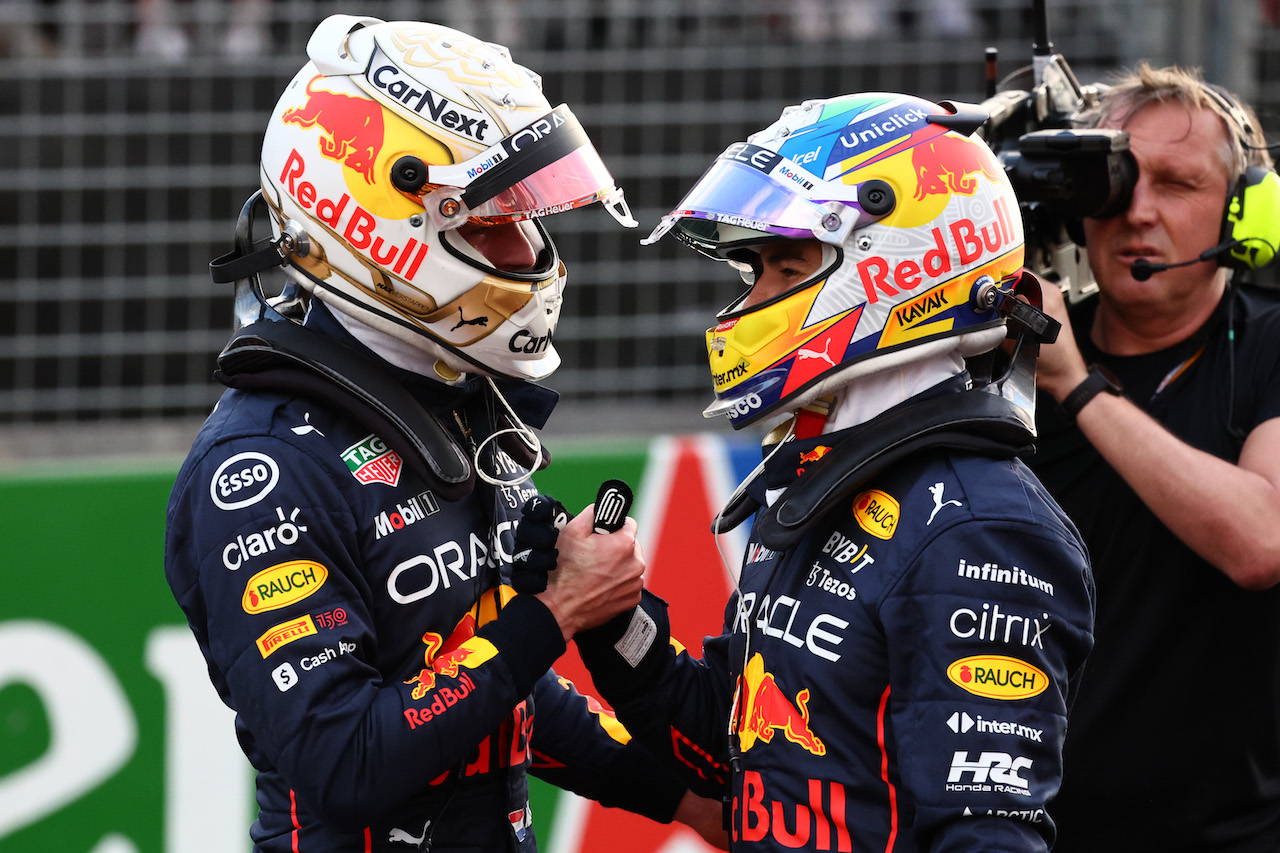 GP AUSTRALIA, 2nd for Max Verstappen (NLD) Red Bull Racing RB18 e 3rd for Sergio Perez (MEX) Red Bull Racing.
09.04.2022. Formula 1 World Championship, Rd 3, Australian Grand Prix, Albert Park, Melbourne, Australia, Qualifiche Day.
- www.xpbimages.com, EMail: requests@xpbimages.com ¬© Copyright: Batchelor / XPB Images