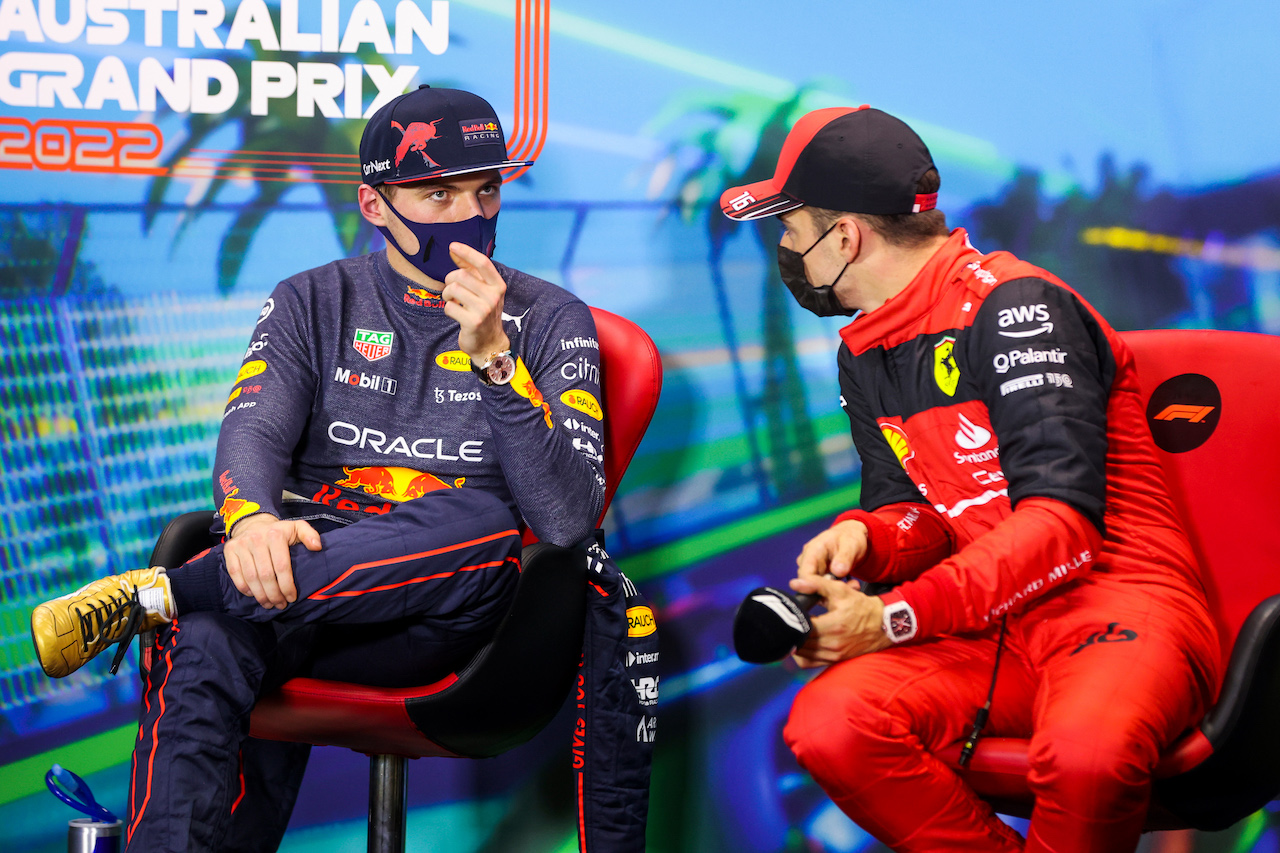 GP AUSTRALIA, (L to R): Max Verstappen (NLD) Red Bull Racing e Charles Leclerc (MON) Ferrari in the post qualifying FIA Press Conference.
09.04.2022. Formula 1 World Championship, Rd 3, Australian Grand Prix, Albert Park, Melbourne, Australia, Qualifiche Day.
- www.xpbimages.com, EMail: requests@xpbimages.com © Copyright: XPB Images