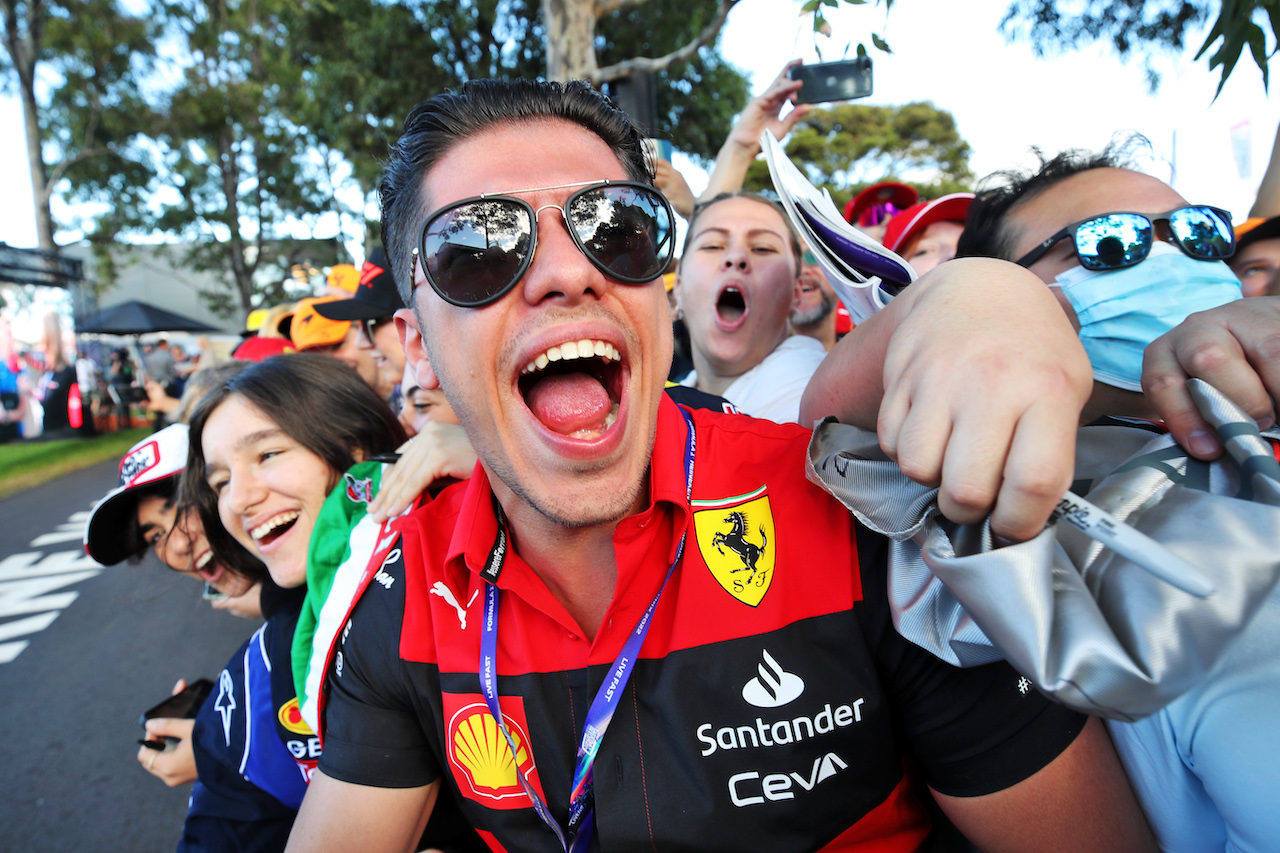 GP AUSTRALIA, Circuit Atmosfera - Ferrari fan.
09.04.2022. Formula 1 World Championship, Rd 3, Australian Grand Prix, Albert Park, Melbourne, Australia, Qualifiche Day.
 - www.xpbimages.com, EMail: requests@xpbimages.com © Copyright: Coates / XPB Images