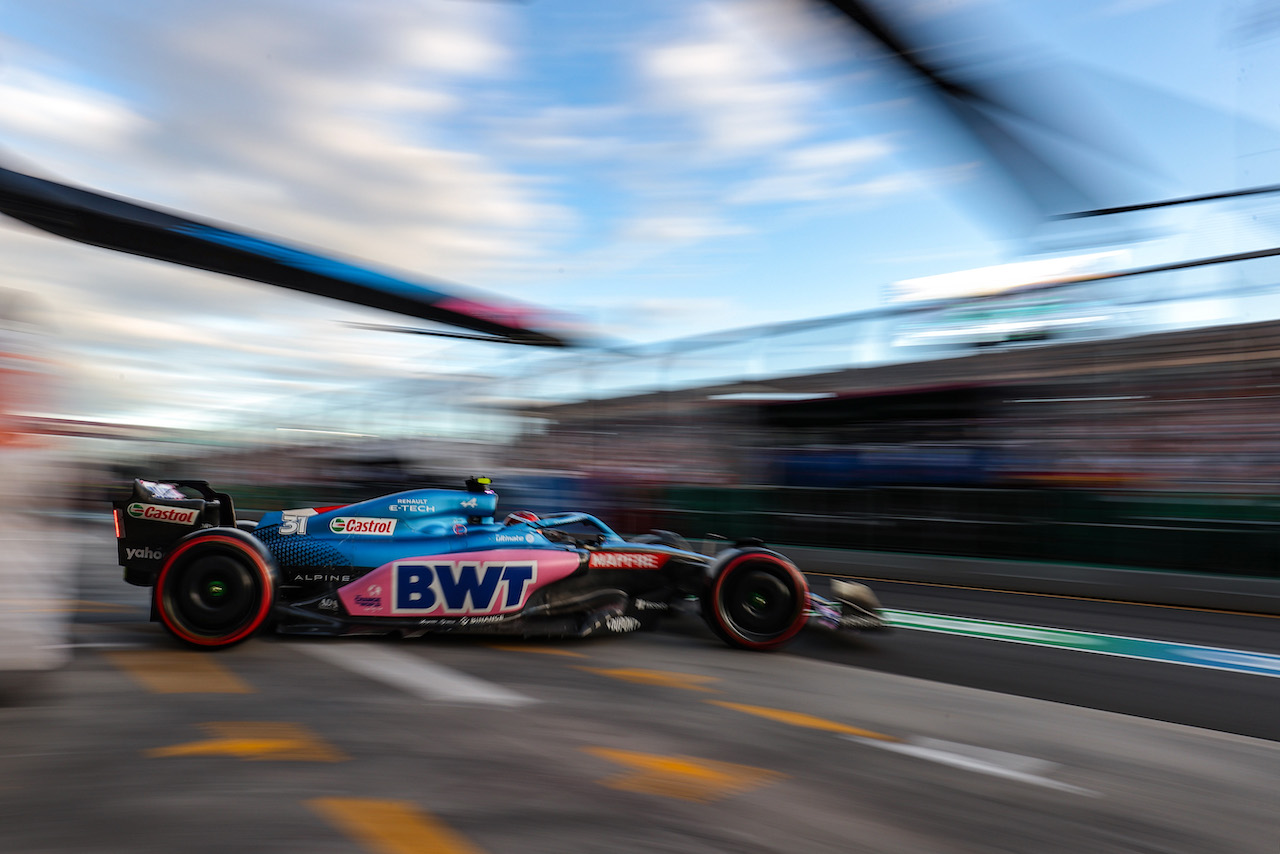 GP AUSTRALIA, Esteban Ocon (FRA), Alpine F1 Team 
09.04.2022. Formula 1 World Championship, Rd 3, Australian Grand Prix, Albert Park, Melbourne, Australia, Qualifiche Day.
- www.xpbimages.com, EMail: requests@xpbimages.com ¬© Copyright: Charniaux / XPB Images