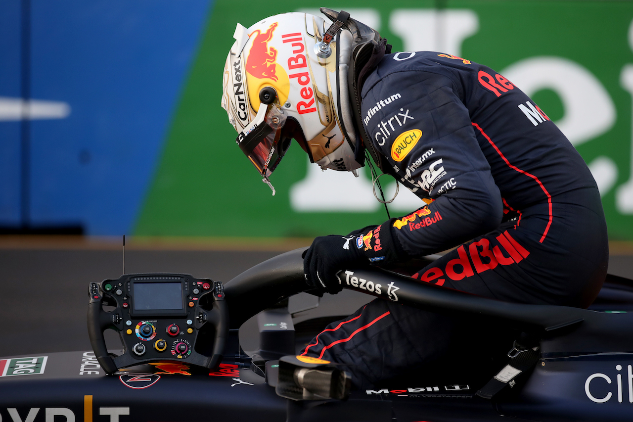 GP AUSTRALIA, Max Verstappen (NLD) Red Bull Racing RB18 in qualifying parc ferme.
09.04.2022. Formula 1 World Championship, Rd 3, Australian Grand Prix, Albert Park, Melbourne, Australia, Qualifiche Day.
 - www.xpbimages.com, EMail: requests@xpbimages.com © Copyright: Coates / XPB Images