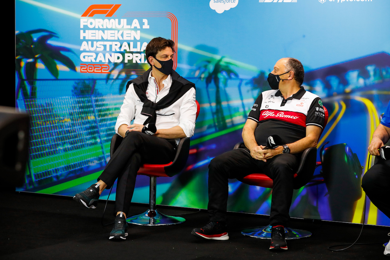GP AUSTRALIA, (L to R): Toto Wolff (GER) Mercedes AMG F1 Shareholder e Executive Director e Frederic Vasseur (FRA) Alfa Romeo F1 Team Team Principal in the FIA Press Conference.
09.04.2022. Formula 1 World Championship, Rd 3, Australian Grand Prix, Albert Park, Melbourne, Australia, Qualifiche Day.
- www.xpbimages.com, EMail: requests@xpbimages.com © Copyright: XPB Images