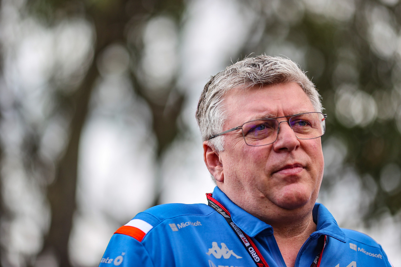 GP AUSTRALIA, Otmar Szafnauer (USA) Alpine F1 Team, Team Principal 
09.04.2022. Formula 1 World Championship, Rd 3, Australian Grand Prix, Albert Park, Melbourne, Australia, Qualifiche Day.
- www.xpbimages.com, EMail: requests@xpbimages.com ¬© Copyright: Charniaux / XPB Images