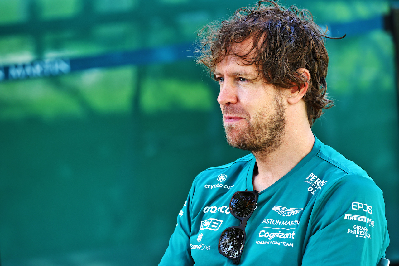 GP AUSTRALIA, Sebastian Vettel (GER) Aston Martin F1 Team.
08.04.2022. Formula 1 World Championship, Rd 3, Australian Grand Prix, Albert Park, Melbourne, Australia, Practice Day.
- www.xpbimages.com, EMail: requests@xpbimages.com © Copyright: Batchelor / XPB Images
