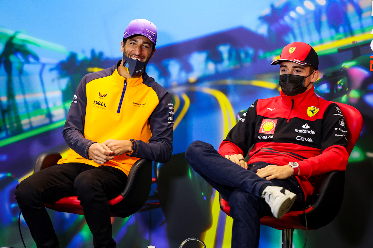 GP AUSTRALIA, (L to R): Daniel Ricciardo (AUS) McLaren e Charles Leclerc (MON) Ferrari in the FIA Press Conference.
08.04.2022. Formula 1 World Championship, Rd 3, Australian Grand Prix, Albert Park, Melbourne, Australia, Practice Day.
- www.xpbimages.com, EMail: requests@xpbimages.com © Copyright: XPB Images