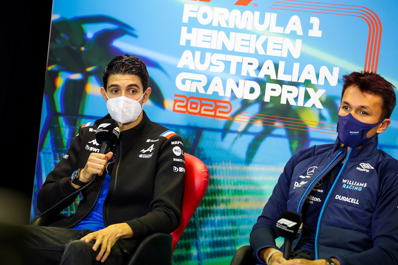 GP AUSTRALIA, (L to R): Esteban Ocon (FRA) Alpine F1 Team e Alexander Albon (THA) Williams Racing in the FIA Press Conference.
08.04.2022. Formula 1 World Championship, Rd 3, Australian Grand Prix, Albert Park, Melbourne, Australia, Practice Day.
- www.xpbimages.com, EMail: requests@xpbimages.com © Copyright: XPB Images