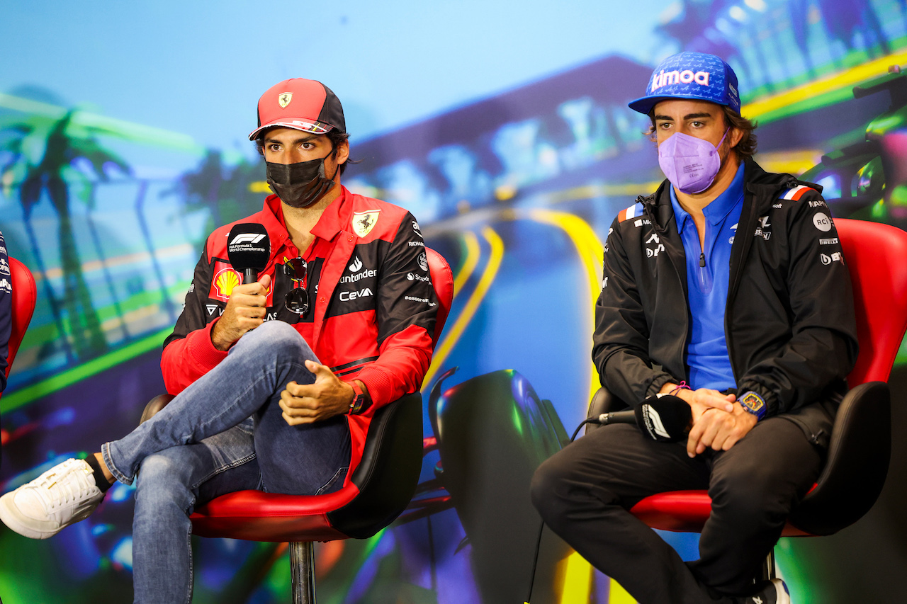 GP AUSTRALIA, (L to R): Carlos Sainz Jr (ESP) Ferrari e Fernando Alonso (ESP) Alpine F1 Team in the FIA Press Conference.
08.04.2022. Formula 1 World Championship, Rd 3, Australian Grand Prix, Albert Park, Melbourne, Australia, Practice Day.
- www.xpbimages.com, EMail: requests@xpbimages.com © Copyright: XPB Images