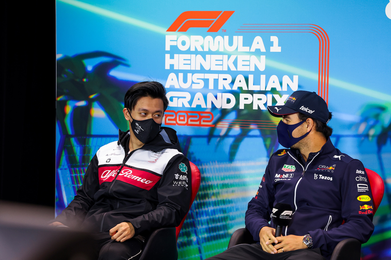 GP AUSTRALIA, (L to R): Guanyu Zhou (CHN) Alfa Romeo F1 Team e Sergio Perez (MEX) Red Bull Racing in the FIA Press Conference.
08.04.2022. Formula 1 World Championship, Rd 3, Australian Grand Prix, Albert Park, Melbourne, Australia, Practice Day.
- www.xpbimages.com, EMail: requests@xpbimages.com © Copyright: XPB Images