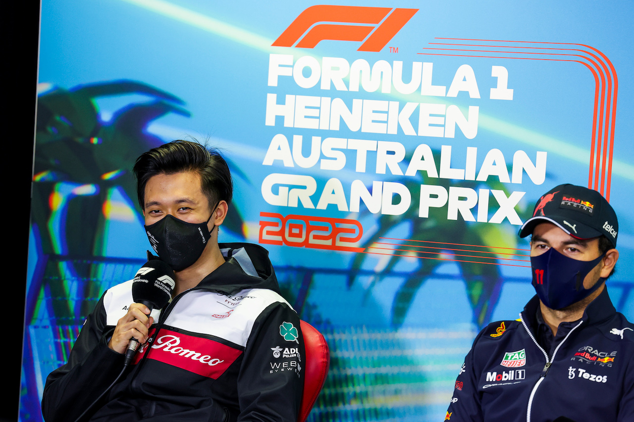 GP AUSTRALIA, (L to R): Guanyu Zhou (CHN) Alfa Romeo F1 Team e Sergio Perez (MEX) Red Bull Racing in the FIA Press Conference.
08.04.2022. Formula 1 World Championship, Rd 3, Australian Grand Prix, Albert Park, Melbourne, Australia, Practice Day.
- www.xpbimages.com, EMail: requests@xpbimages.com © Copyright: XPB Images