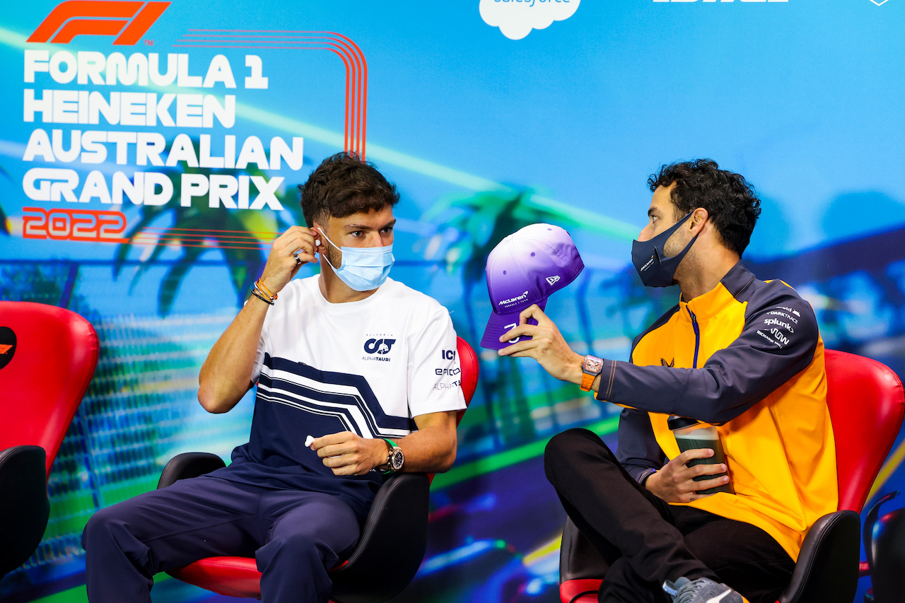 GP AUSTRALIA, (L to R): Pierre Gasly (FRA) AlphaTauri e Daniel Ricciardo (AUS) McLaren in the FIA Press Conference.
08.04.2022. Formula 1 World Championship, Rd 3, Australian Grand Prix, Albert Park, Melbourne, Australia, Practice Day.
- www.xpbimages.com, EMail: requests@xpbimages.com © Copyright: XPB Images