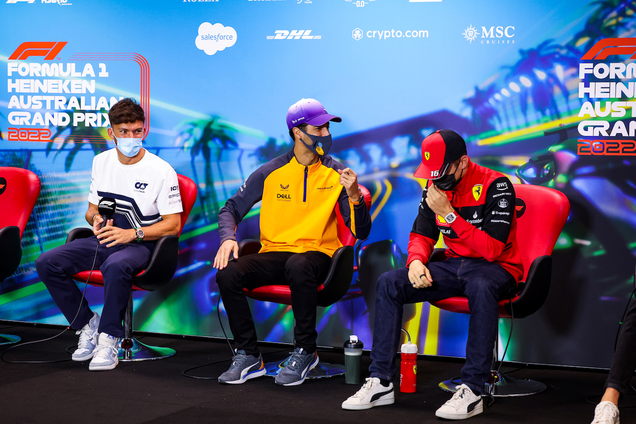 GP AUSTRALIA, (L to R): Pierre Gasly (FRA) AlphaTauri; Daniel Ricciardo (AUS) McLaren; e Charles Leclerc (MON) Ferrari, in the FIA Press Conference.
08.04.2022. Formula 1 World Championship, Rd 3, Australian Grand Prix, Albert Park, Melbourne, Australia, Practice Day.
- www.xpbimages.com, EMail: requests@xpbimages.com © Copyright: XPB Images