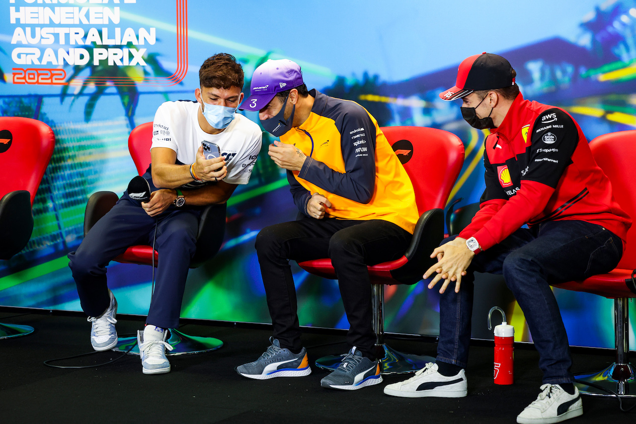 GP AUSTRALIA, (L to R): Pierre Gasly (FRA) AlphaTauri; Daniel Ricciardo (AUS) McLaren; e Charles Leclerc (MON) Ferrari, in the FIA Press Conference.
08.04.2022. Formula 1 World Championship, Rd 3, Australian Grand Prix, Albert Park, Melbourne, Australia, Practice Day.
- www.xpbimages.com, EMail: requests@xpbimages.com © Copyright: XPB Images