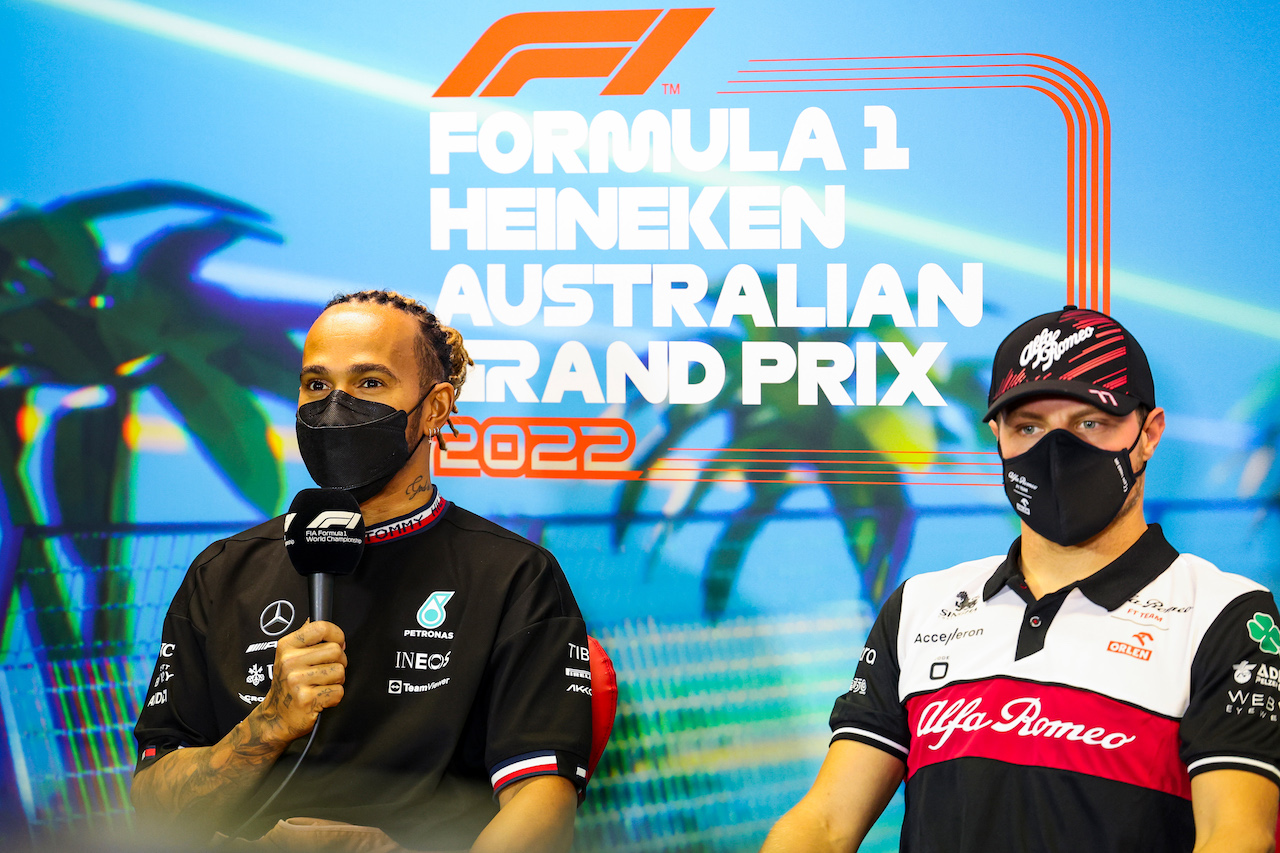 GP AUSTRALIA, (L to R): Lewis Hamilton (GBR) Mercedes AMG F1 e Valtteri Bottas (FIN) Alfa Romeo F1 Team in the FIA Press Conference.
08.04.2022. Formula 1 World Championship, Rd 3, Australian Grand Prix, Albert Park, Melbourne, Australia, Practice Day.
- www.xpbimages.com, EMail: requests@xpbimages.com © Copyright: XPB Images