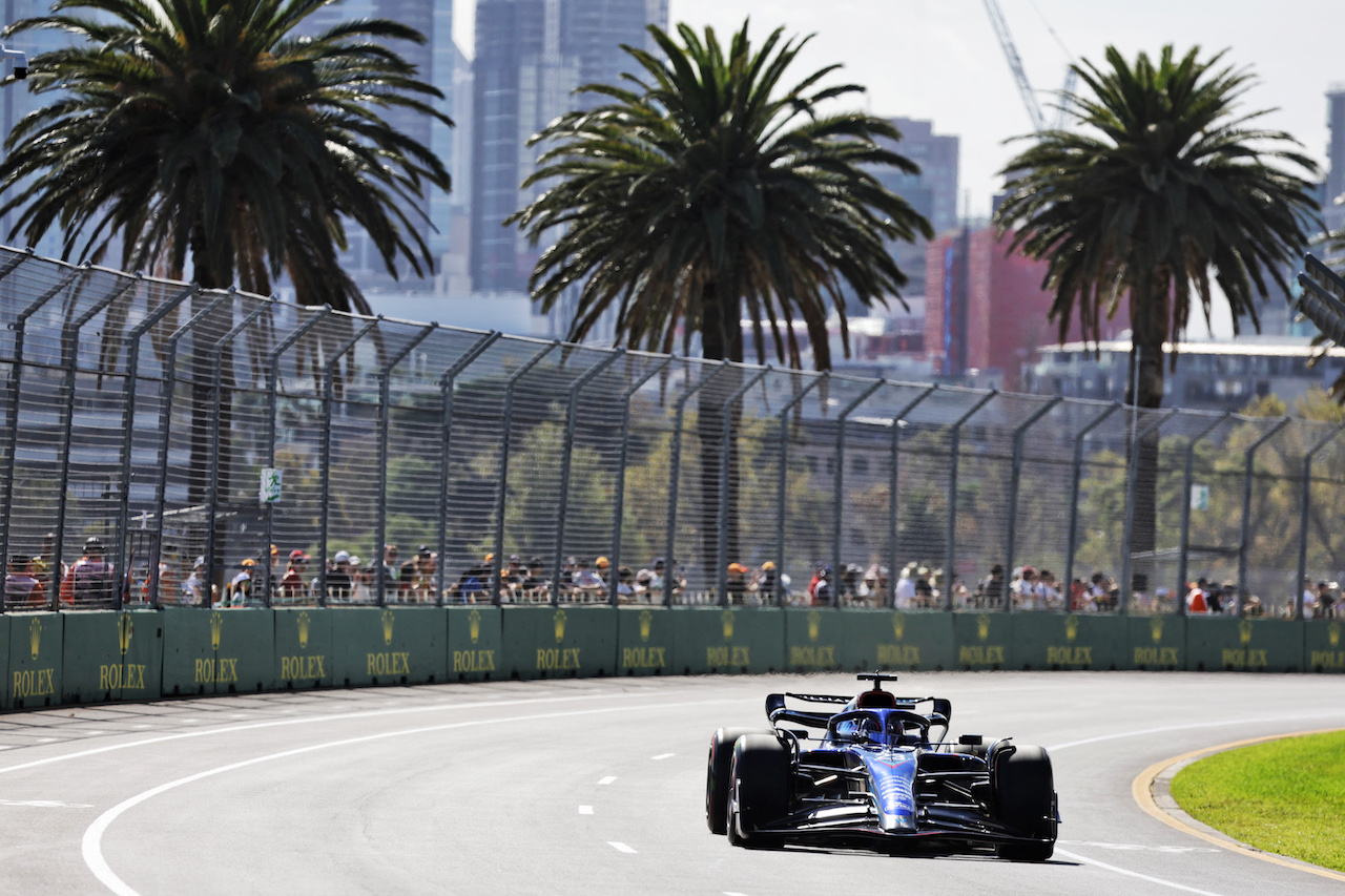 GP AUSTRALIA, Alexander Albon (THA) Williams Racing FW44.
08.04.2022. Formula 1 World Championship, Rd 3, Australian Grand Prix, Albert Park, Melbourne, Australia, Practice Day.
- www.xpbimages.com, EMail: requests@xpbimages.com © Copyright: Bearne / XPB Images