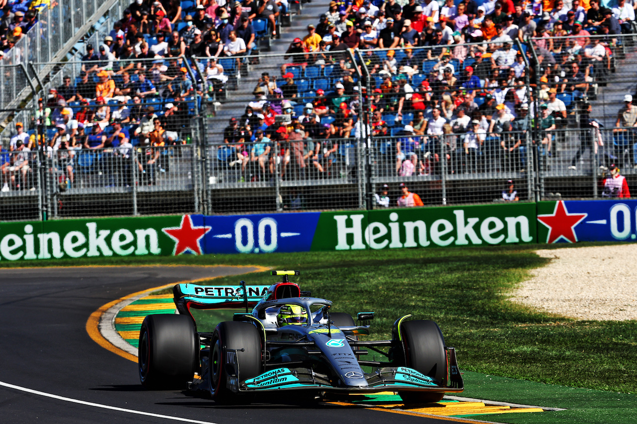 GP AUSTRALIA, Lewis Hamilton (GBR) Mercedes AMG F1 W13.
08.04.2022. Formula 1 World Championship, Rd 3, Australian Grand Prix, Albert Park, Melbourne, Australia, Practice Day.
- www.xpbimages.com, EMail: requests@xpbimages.com © Copyright: Batchelor / XPB Images