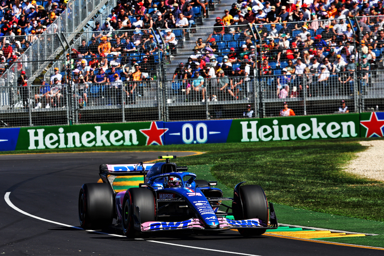 GP AUSTRALIA, Esteban Ocon (FRA) Alpine F1 Team A522.
08.04.2022. Formula 1 World Championship, Rd 3, Australian Grand Prix, Albert Park, Melbourne, Australia, Practice Day.
- www.xpbimages.com, EMail: requests@xpbimages.com © Copyright: Batchelor / XPB Images