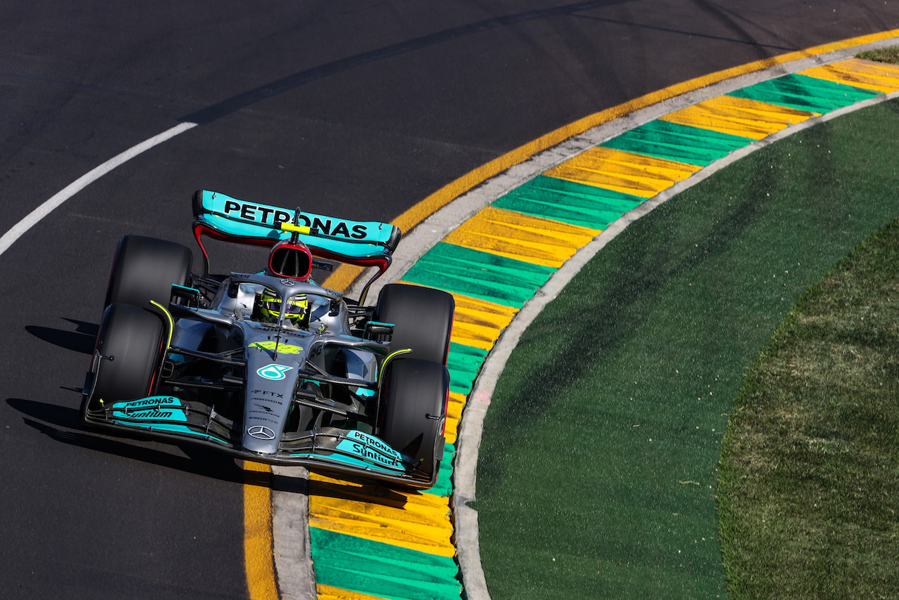 GP AUSTRALIA, Lewis Hamilton (GBR), Mercedes AMG F1  
08.04.2022. Formula 1 World Championship, Rd 3, Australian Grand Prix, Albert Park, Melbourne, Australia, Practice Day.
- www.xpbimages.com, EMail: requests@xpbimages.com ¬© Copyright: Charniaux / XPB Images