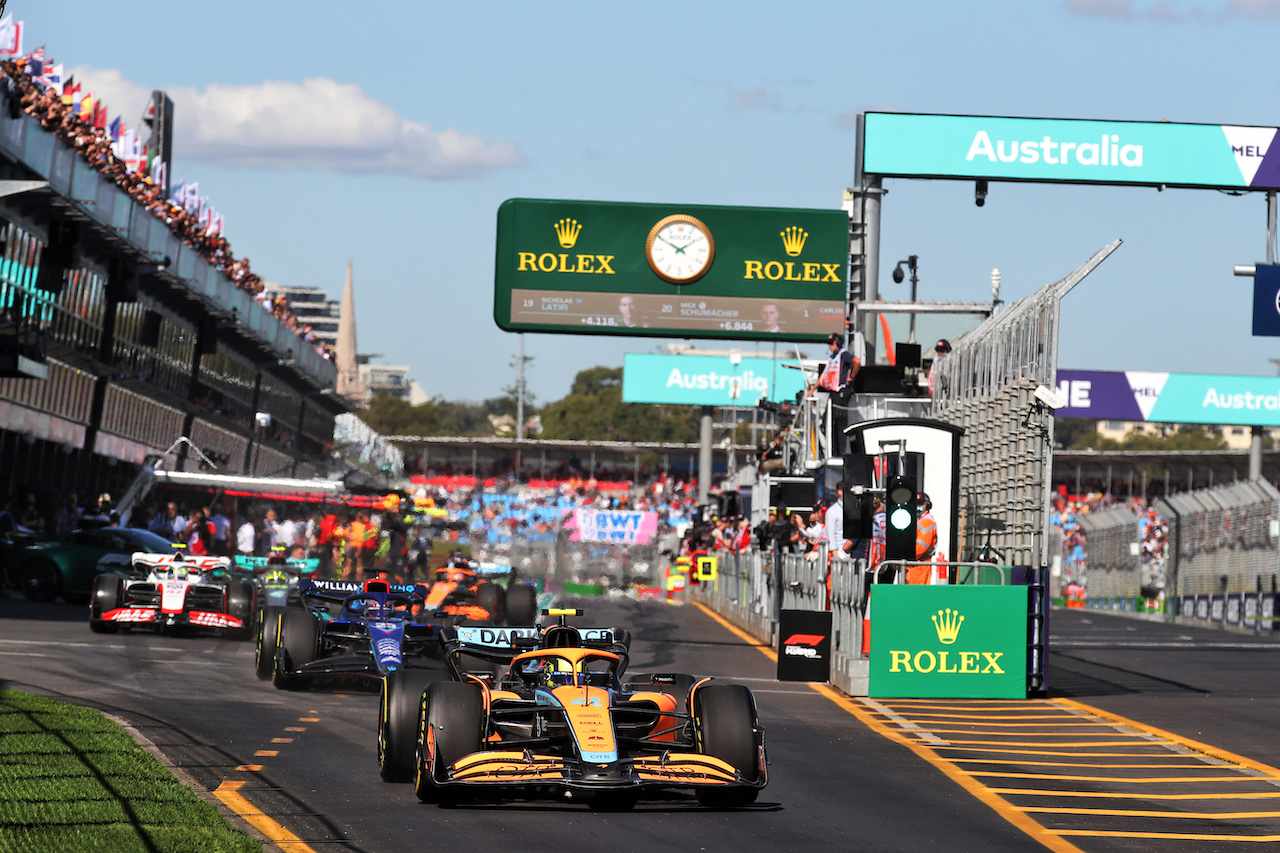 GP AUSTRALIA, Lando Norris (GBR) McLaren MCL36 leaves the pits.
08.04.2022. Formula 1 World Championship, Rd 3, Australian Grand Prix, Albert Park, Melbourne, Australia, Practice Day.
 - www.xpbimages.com, EMail: requests@xpbimages.com © Copyright: Coates / XPB Images