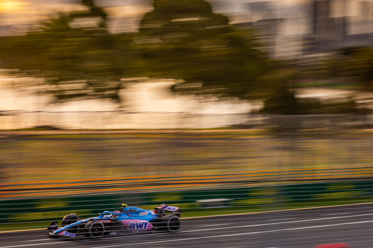 GP AUSTRALIA, Esteban Ocon (FRA) Alpine F1 Team A522.
08.04.2022. Formula 1 World Championship, Rd 3, Australian Grand Prix, Albert Park, Melbourne, Australia, Practice Day.
- www.xpbimages.com, EMail: requests@xpbimages.com © Copyright: Bearne / XPB Images