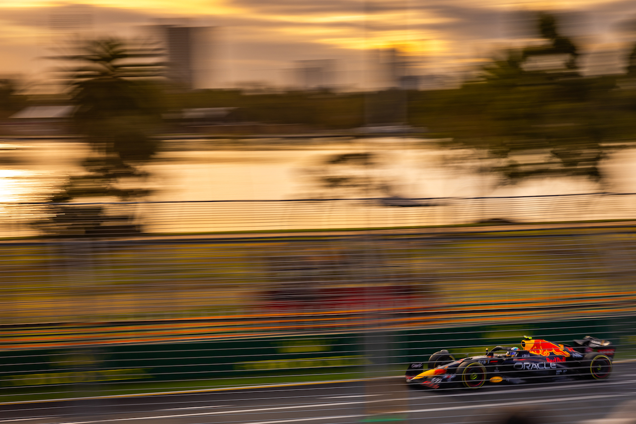 GP AUSTRALIA, Sergio Perez (MEX) Red Bull Racing RB18.
08.04.2022. Formula 1 World Championship, Rd 3, Australian Grand Prix, Albert Park, Melbourne, Australia, Practice Day.
- www.xpbimages.com, EMail: requests@xpbimages.com © Copyright: Bearne / XPB Images
