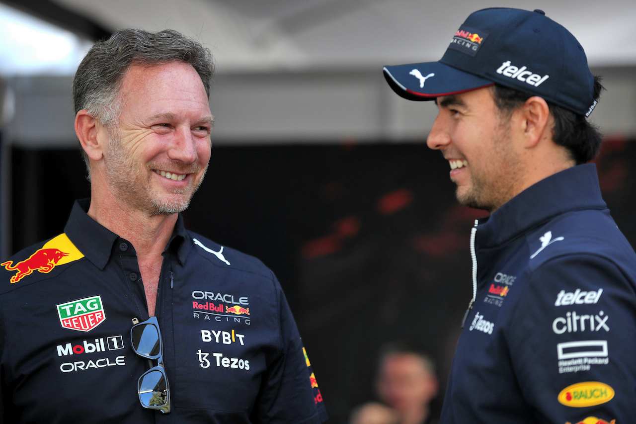 GP AUSTRALIA, (L to R): Christian Horner (GBR) Red Bull Racing Team Principal with Sergio Perez (MEX) Red Bull Racing.
08.04.2022. Formula 1 World Championship, Rd 3, Australian Grand Prix, Albert Park, Melbourne, Australia, Practice Day.
 - www.xpbimages.com, EMail: requests@xpbimages.com © Copyright: Coates / XPB Images