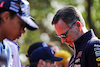 GP AUSTRALIA, Christian Horner (GBR) Red Bull Racing Team Principal with fans.
08.04.2022. Formula 1 World Championship, Rd 3, Australian Grand Prix, Albert Park, Melbourne, Australia, Practice Day.
- www.xpbimages.com, EMail: requests@xpbimages.com © Copyright: Bearne / XPB Images