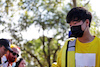 GP AUSTRALIA, Yuki Tsunoda (JPN) AlphaTauri with fans.
08.04.2022. Formula 1 World Championship, Rd 3, Australian Grand Prix, Albert Park, Melbourne, Australia, Practice Day.
- www.xpbimages.com, EMail: requests@xpbimages.com © Copyright: Bearne / XPB Images