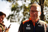 GP AUSTRALIA, Andreas Seidl, McLaren Managing Director with fans.
08.04.2022. Formula 1 World Championship, Rd 3, Australian Grand Prix, Albert Park, Melbourne, Australia, Practice Day.
- www.xpbimages.com, EMail: requests@xpbimages.com © Copyright: Bearne / XPB Images