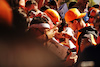 GP AUSTRALIA, Lando Norris (GBR) McLaren with fans.
08.04.2022. Formula 1 World Championship, Rd 3, Australian Grand Prix, Albert Park, Melbourne, Australia, Practice Day.
- www.xpbimages.com, EMail: requests@xpbimages.com © Copyright: Bearne / XPB Images