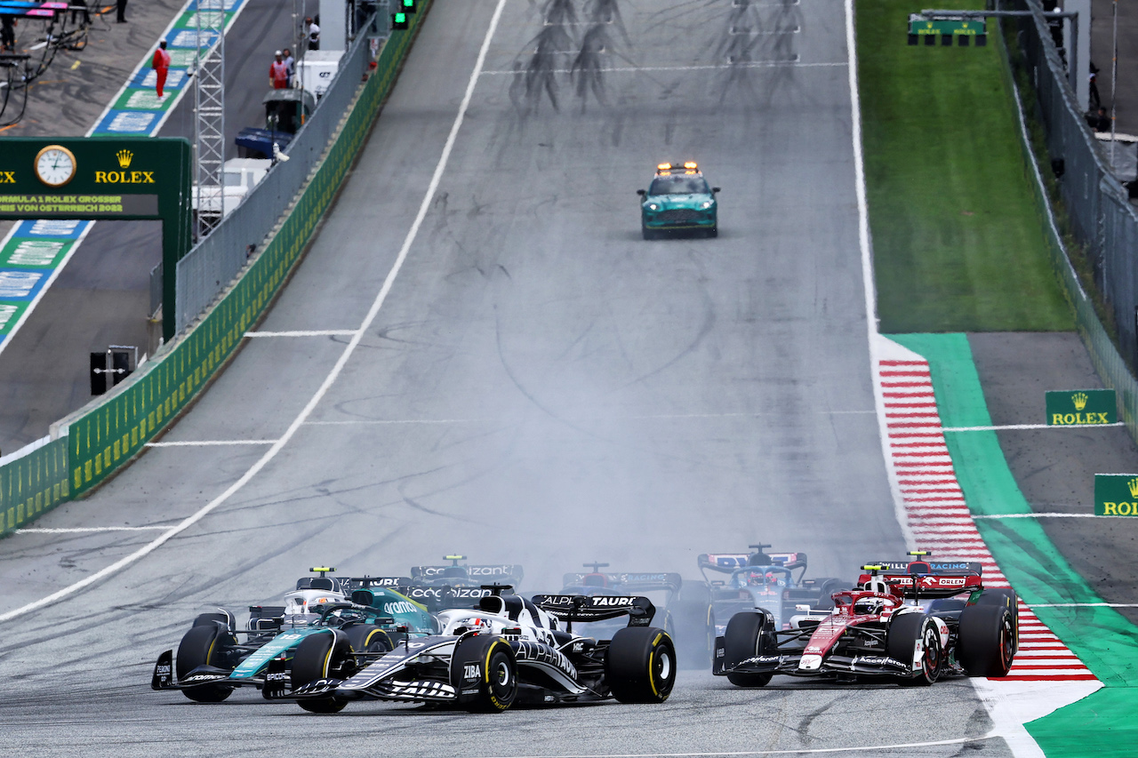 GP AUSTRIA, Pierre Gasly (FRA) AlphaTauri AT03 at the partenza of the race.
10.07.2022. Formula 1 World Championship, Rd 11, Austrian Grand Prix, Spielberg, Austria, Gara Day.
- www.xpbimages.com, EMail: requests@xpbimages.com © Copyright: Batchelor / XPB Images