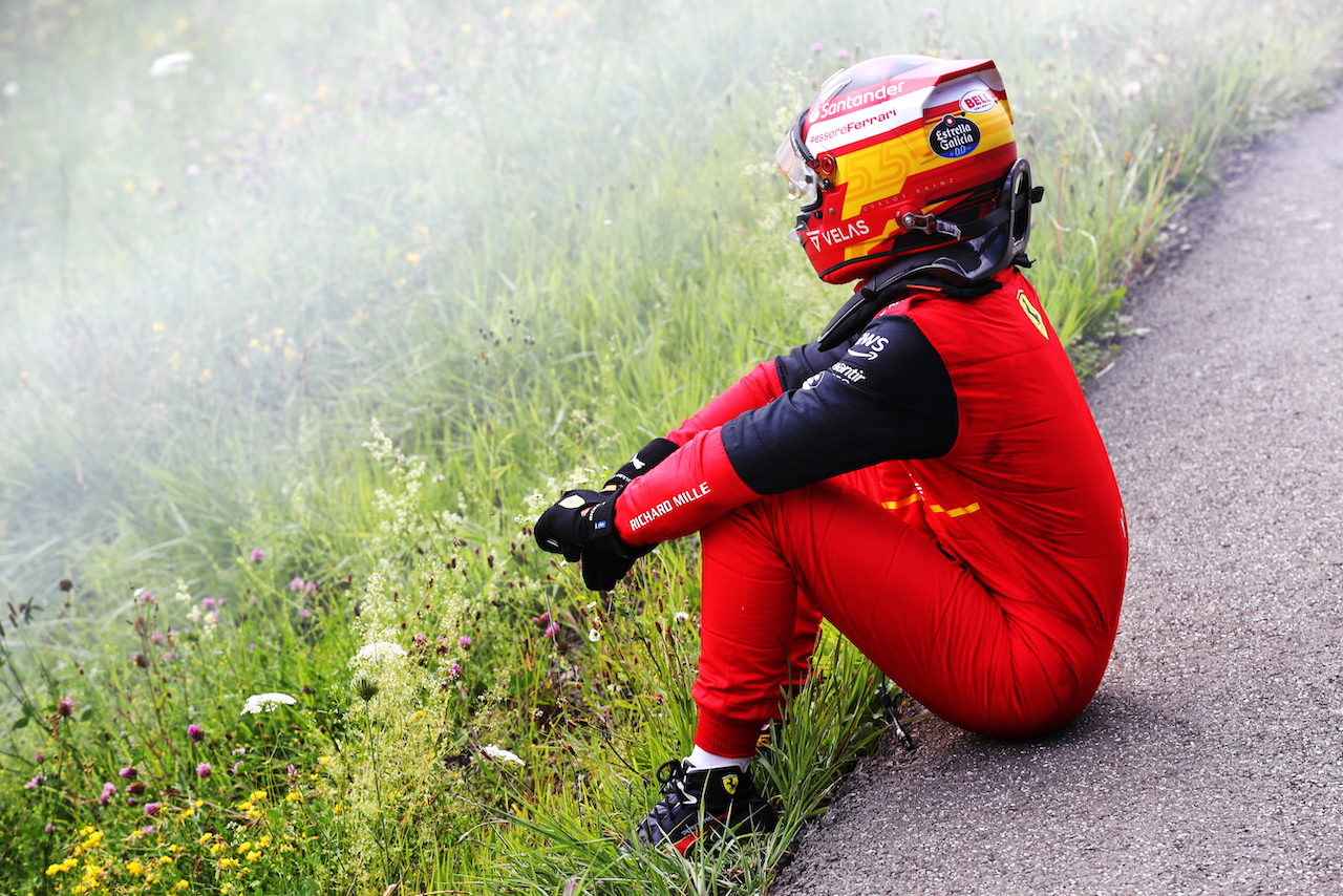 GP AUSTRIA, Carlos Sainz Jr (ESP) Ferrari retired from the race.
10.07.2022. Formula 1 World Championship, Rd 11, Austrian Grand Prix, Spielberg, Austria, Gara Day.
 - www.xpbimages.com, EMail: requests@xpbimages.com © Copyright: Coates / XPB Images