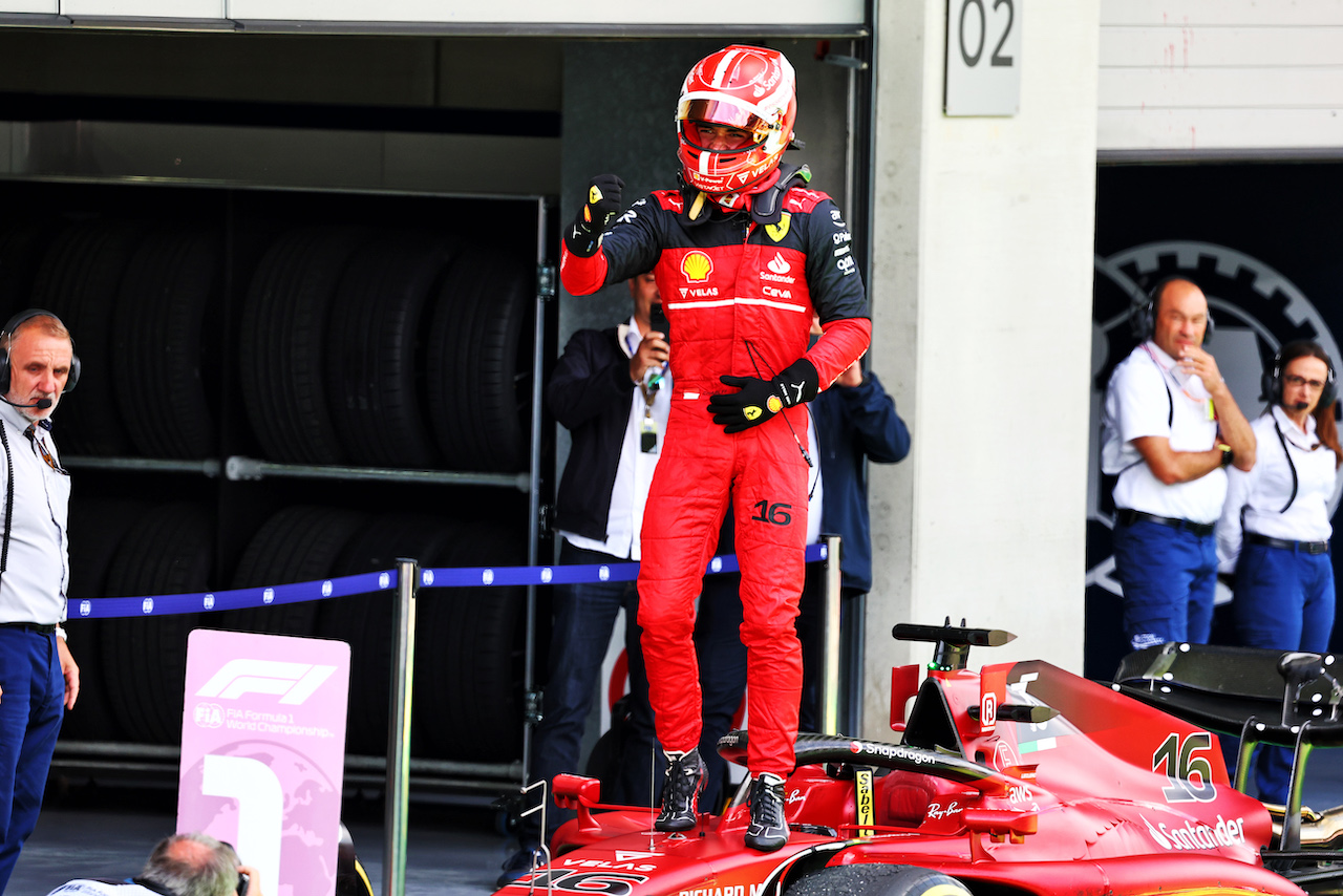GP AUSTRIA, Gara winner Charles Leclerc (MON) Ferrari celebrates in parc ferme.
10.07.2022. Formula 1 World Championship, Rd 11, Austrian Grand Prix, Spielberg, Austria, Gara Day.
- www.xpbimages.com, EMail: requests@xpbimages.com © Copyright: Batchelor / XPB Images