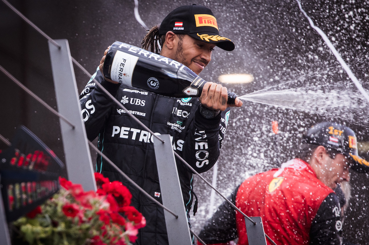 GP AUSTRIA, Lewis Hamilton (GBR) Mercedes AMG F1 celebrates his third position on the podium.
10.07.2022. Formula 1 World Championship, Rd 11, Austrian Grand Prix, Spielberg, Austria, Gara Day.
- www.xpbimages.com, EMail: requests@xpbimages.com © Copyright: Bearne / XPB Images