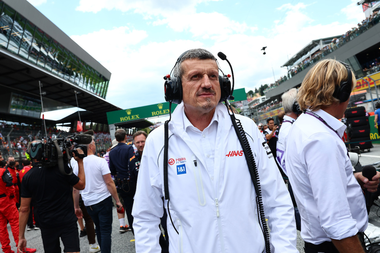 GP AUSTRIA, Guenther Steiner (ITA) Haas F1 Team Prinicipal.
10.07.2022. Formula 1 World Championship, Rd 11, Austrian Grand Prix, Spielberg, Austria, Gara Day.
- www.xpbimages.com, EMail: requests@xpbimages.com ¬© Copyright: Batchelor / XPB Images