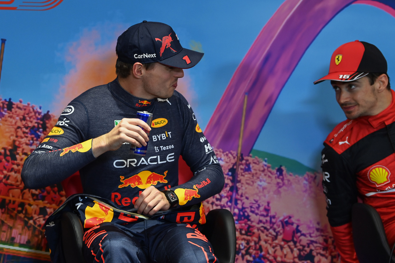 GP AUSTRIA, (L to R): Max Verstappen (NLD) Red Bull Racing e Charles Leclerc (MON) Ferrari in the post race FIA Press Conference.
10.07.2022. Formula 1 World Championship, Rd 11, Austrian Grand Prix, Spielberg, Austria, Gara Day.
- www.xpbimages.com, EMail: requests@xpbimages.com © Copyright: XPB Images
