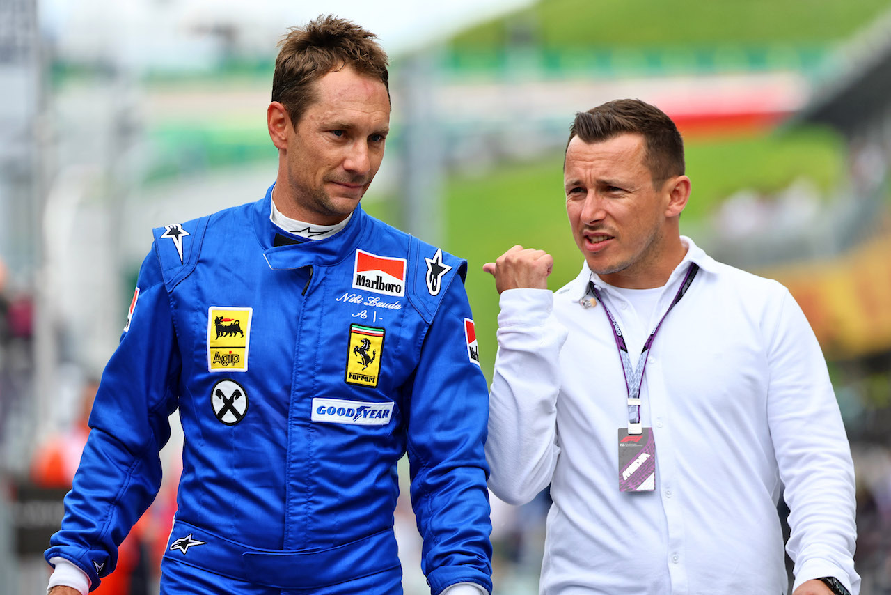 GP AUSTRIA, (L to R): Mathias Lauda (AUT) with Christian Klien (AUT).
10.07.2022. Formula 1 World Championship, Rd 11, Austrian Grand Prix, Spielberg, Austria, Gara Day.
- www.xpbimages.com, EMail: requests@xpbimages.com © Copyright: Batchelor / XPB Images