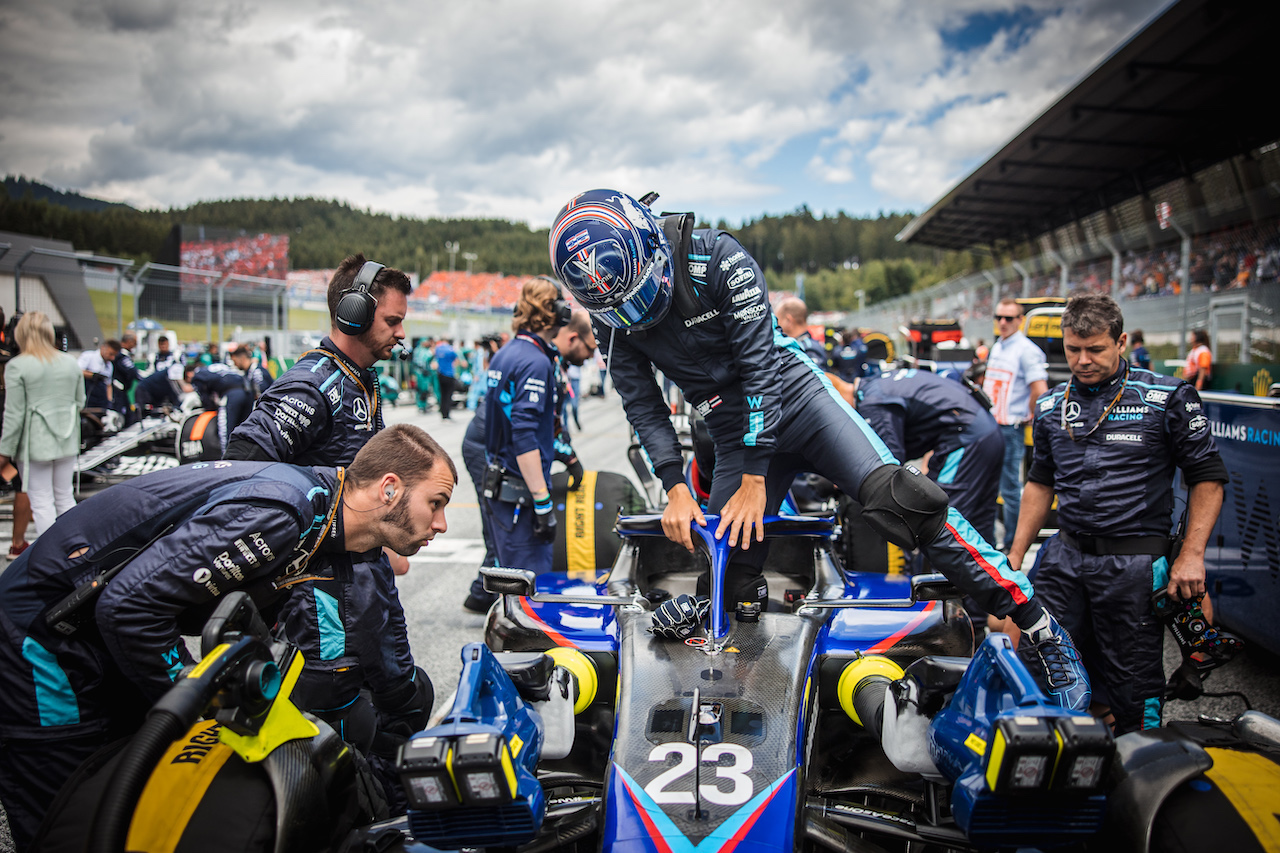 GP AUSTRIA, Alexander Albon (THA) Williams Racing FW44 on the grid.
10.07.2022. Formula 1 World Championship, Rd 11, Austrian Grand Prix, Spielberg, Austria, Gara Day.
- www.xpbimages.com, EMail: requests@xpbimages.com © Copyright: Bearne / XPB Images
