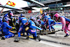 GP AUSTRIA, Fernando Alonso (ESP) Alpine F1 Team A522 makes a pit stop.
10.07.2022. Formula 1 World Championship, Rd 11, Austrian Grand Prix, Spielberg, Austria, Gara Day.
- www.xpbimages.com, EMail: requests@xpbimages.com © Copyright: Charniaux / XPB Images