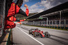GP AUSTRIA, Ferrari team celebrates as vincitore Charles Leclerc (MON) Ferrari F1-75 passes at the end of the race.
10.07.2022. Formula 1 World Championship, Rd 11, Austrian Grand Prix, Spielberg, Austria, Gara Day.
- www.xpbimages.com, EMail: requests@xpbimages.com © Copyright: Bearne / XPB Images
