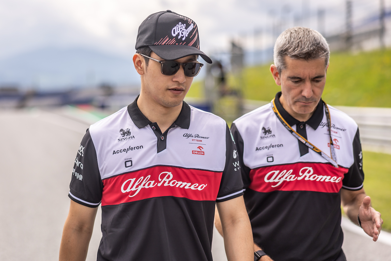 GP AUSTRIA, Guanyu Zhou (CHN) Alfa Romeo F1 Team walks the circuit with the team.
07.07.2022. Formula 1 World Championship, Rd 11, Austrian Grand Prix, Spielberg, Austria, Preparation Day.
- www.xpbimages.com, EMail: requests@xpbimages.com © Copyright: Bearne / XPB Images