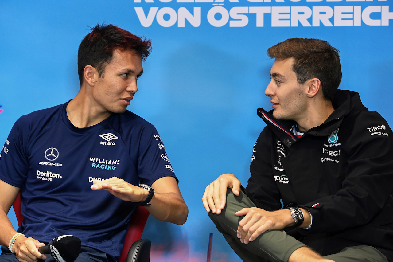 GP AUSTRIA, (L to R): Alexander Albon (THA) Williams Racing e George Russell (GBR) Mercedes AMG F1 in the FIA Press Conference.
07.07.2022. Formula 1 World Championship, Rd 11, Austrian Grand Prix, Spielberg, Austria, Preparation Day.
- www.xpbimages.com, EMail: requests@xpbimages.com © Copyright: XPB Images