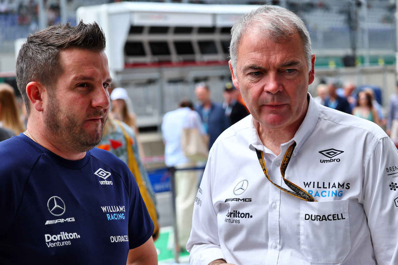 GP AUSTRIA, Dave Redding (GBR) Williams Racing Team Manager (Right).
09.07.2022. Formula 1 World Championship, Rd 11, Austrian Grand Prix, Spielberg, Austria, Sprint Day.
- www.xpbimages.com, EMail: requests@xpbimages.com © Copyright: Batchelor / XPB Images