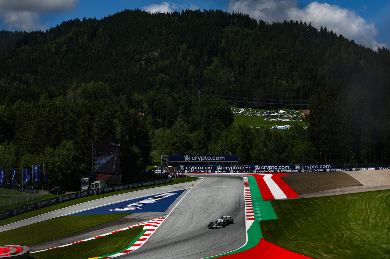 GP AUSTRIA, Yuki Tsunoda (JPN), Alpha Tauri 
08.07.2022. Formula 1 World Championship, Rd 11, Austrian Grand Prix, Spielberg, Austria, Qualifiche Day.
- www.xpbimages.com, EMail: requests@xpbimages.com ¬© Copyright: Charniaux / XPB Images