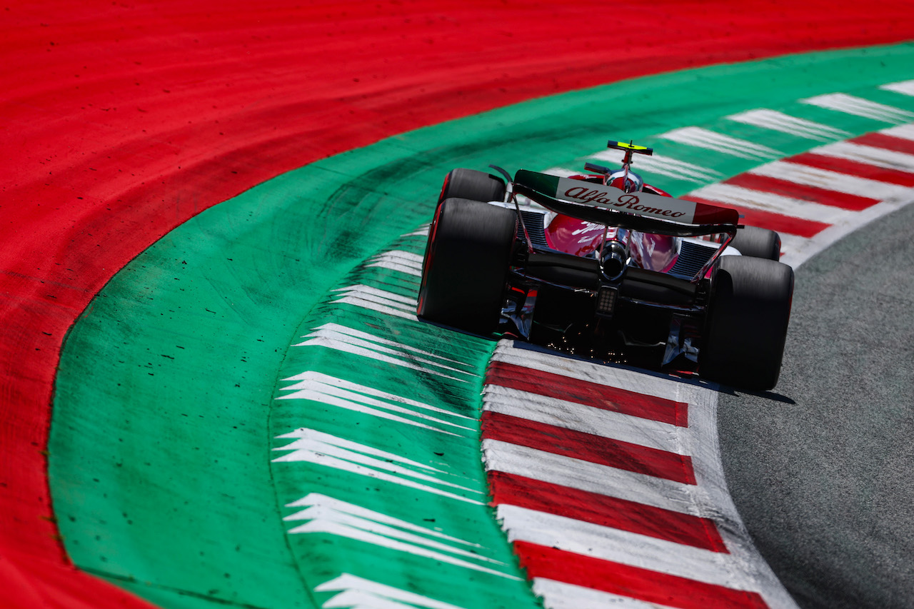 GP AUSTRIA, Guanyu Zhou (CHI), Alfa Romeo Racing 
08.07.2022. Formula 1 World Championship, Rd 11, Austrian Grand Prix, Spielberg, Austria, Qualifiche Day.
- www.xpbimages.com, EMail: requests@xpbimages.com ¬© Copyright: Charniaux / XPB Images