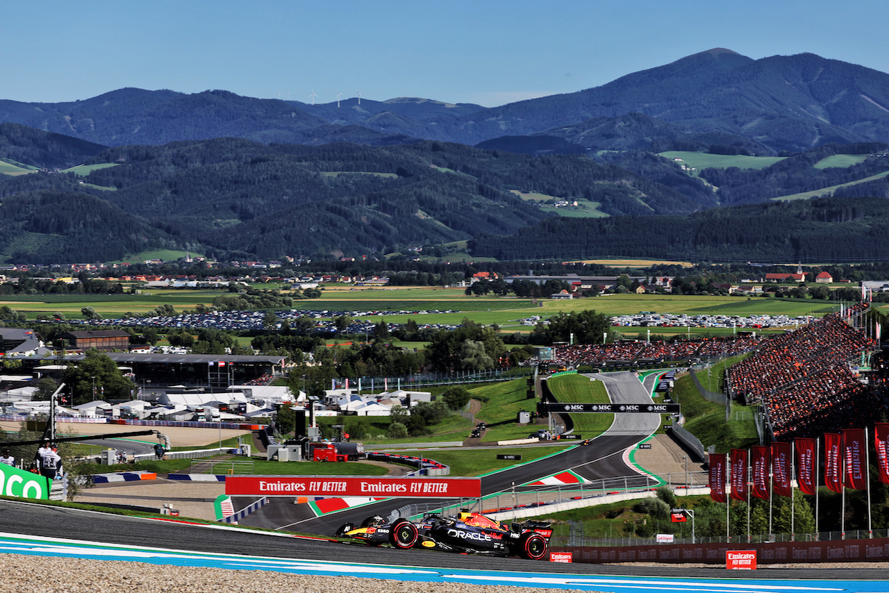 GP AUSTRIA, Max Verstappen (NLD) Red Bull Racing RB18.
08.07.2022. Formula 1 World Championship, Rd 11, Austrian Grand Prix, Spielberg, Austria, Qualifiche Day.
- www.xpbimages.com, EMail: requests@xpbimages.com © Copyright: Bearne / XPB Images
