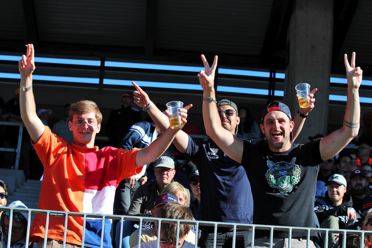 GP AUSTRIA, Circuit Atmosfera - fans in the grandstand.
08.07.2022. Formula 1 World Championship, Rd 11, Austrian Grand Prix, Spielberg, Austria, Qualifiche Day.
 - www.xpbimages.com, EMail: requests@xpbimages.com © Copyright: Coates / XPB Images